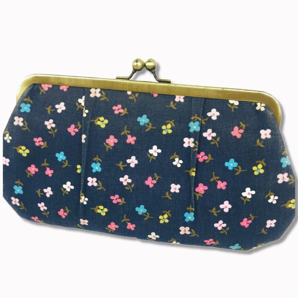 Vintage y2k Kiss Lock Fabric Clutch